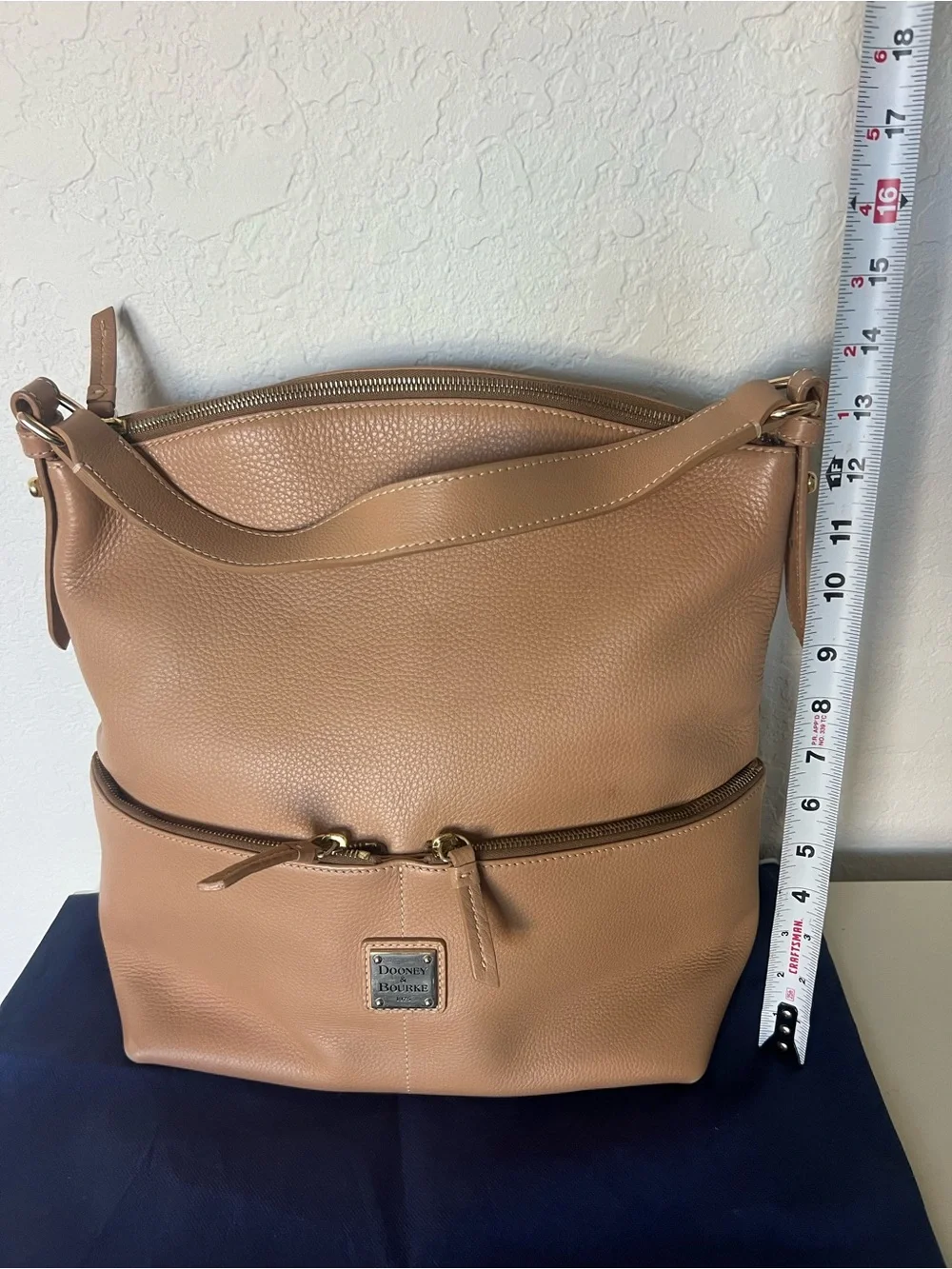 Dooney & Bourke Large Pebbled Leather Hobo Bag Tan Taupe Shoulder Purse Zip
